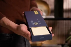 Skerper Glass Stone SVGS1000 Pierre à Aiguiser Granulométrie 1000 -KNIVESANDTOOLS Soldes Glass stone skerper box 1 1200x800 2