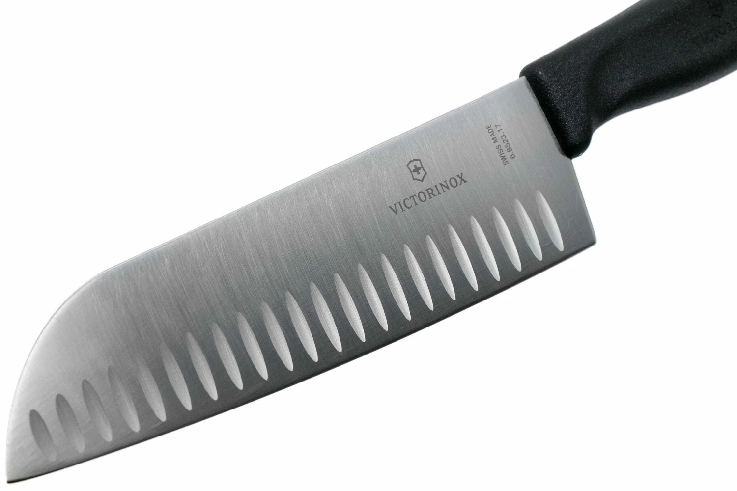 Victorinox SwissClassic 6.8523.17G Santoku Avec Alvéoles 17 Cm, Noir 5 Victorinox SwissClassic 6.8523.17G Santoku Avec Alvéoles 17 Cm, Noir – Image 3