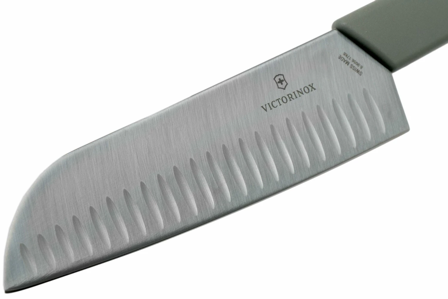 Victorinox Swiss Modern Santoku, Vert Olive 5 Victorinox Swiss Modern Santoku, Vert Olive – Image 3