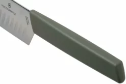 Victorinox Swiss Modern Santoku, Vert Olive 11 Victorinox Swiss Modern Santoku, Vert Olive -KNIVESANDTOOLS Soldes VT6 9056 17K6B 05 victorinox scaled