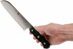 Zwilling Gourmet Santoku Avec Alvéoles 18 Cm, 36118-181-0 13 Zwilling Gourmet Santoku Avec Alvéoles 18 Cm, 36118-181-0 -KNIVESANDTOOLS Soldes ZW36118 181 0 06 zwilling gourmet zw36118 181 0 06